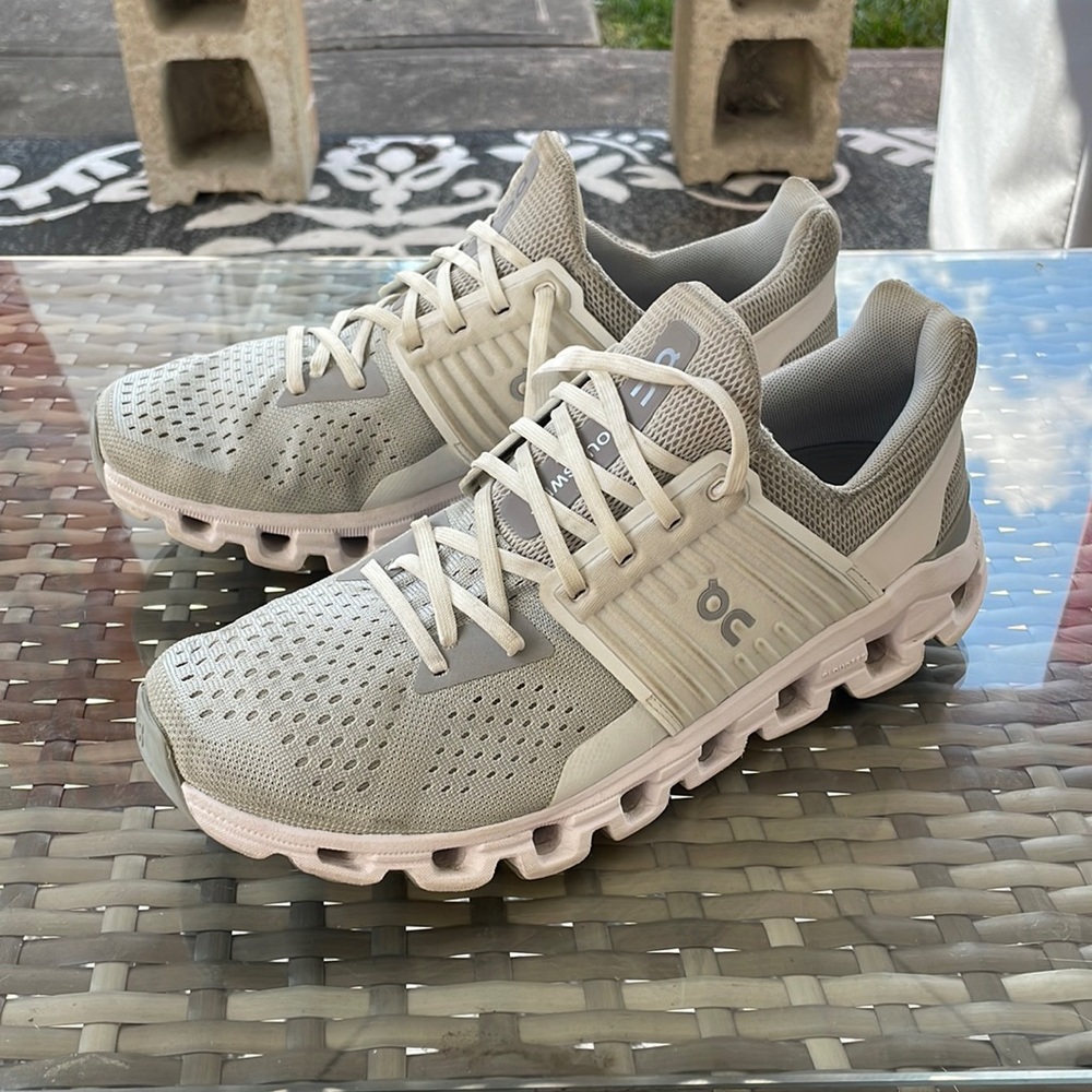 Womens On running shoes. White/gray/silver size 9